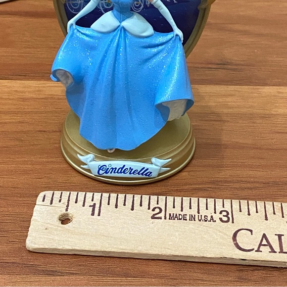 Vintage 1997 DISNEY Hallmark Cinderella Christmas Tree Ornament - Picture 10 of 15